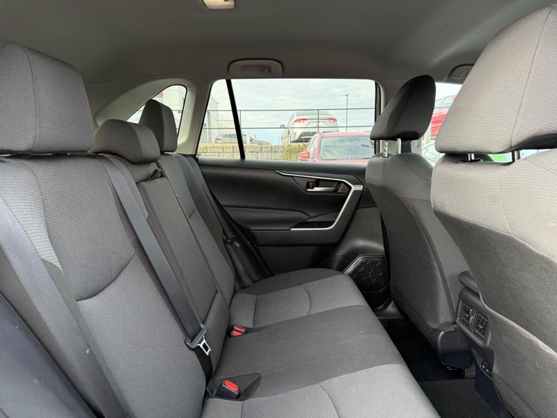 Toyota RAV4 Vehicle Image 10