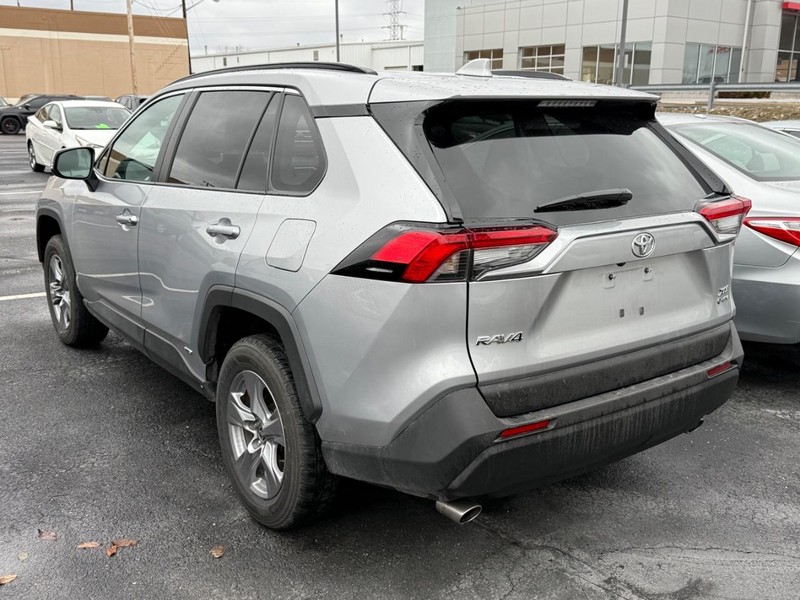 Toyota RAV4 Vehicle Image 03