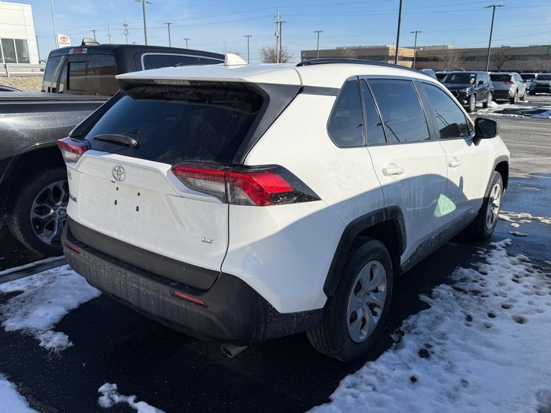 Toyota RAV4 Vehicle Image 04