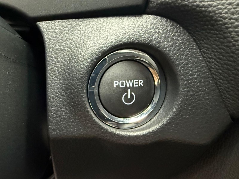 Toyota RAV4 Vehicle Image 15