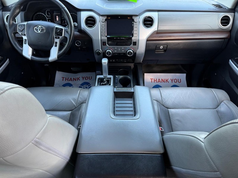 Toyota Tundra 4WD Vehicle Image 12