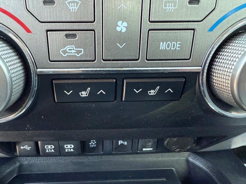 Toyota Tundra 4WD Vehicle Image 17