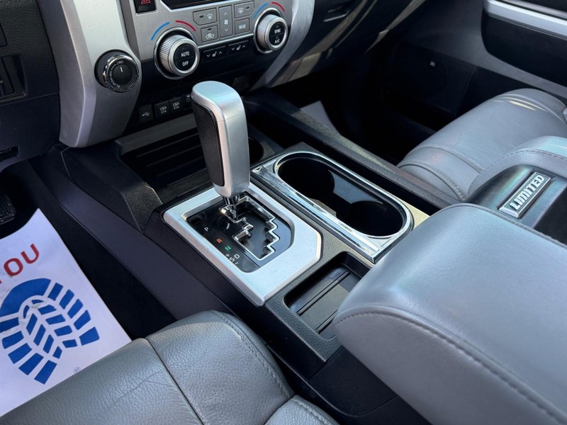 Toyota Tundra 4WD Vehicle Image 21