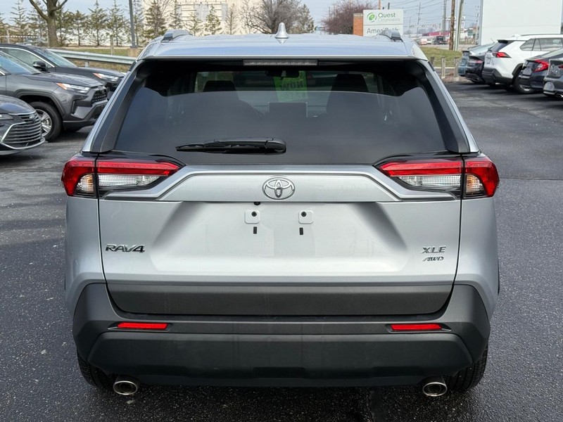 Toyota RAV4 Vehicle Image 04