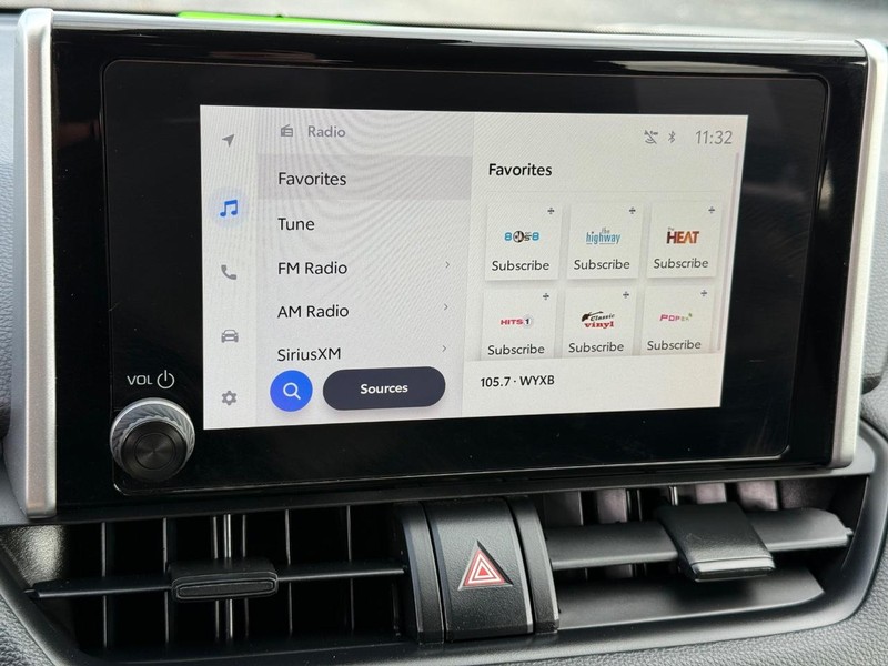 Toyota RAV4 Vehicle Image 16