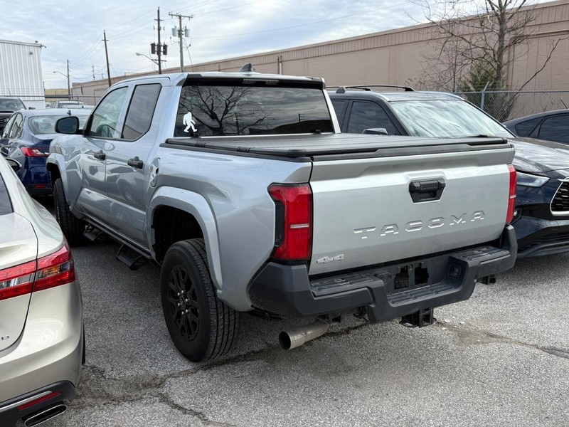 Toyota Tacoma 4WD Vehicle Image 03