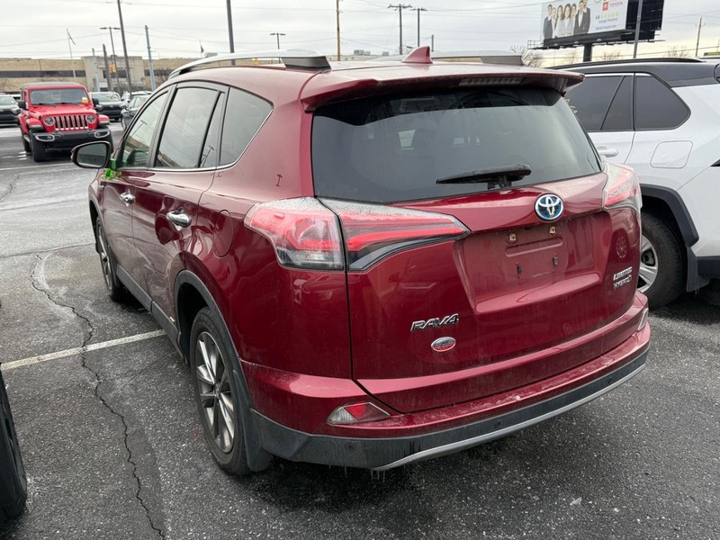 Toyota RAV4 Vehicle Image 03