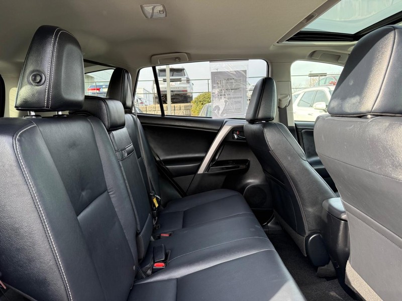 Toyota RAV4 Vehicle Image 11