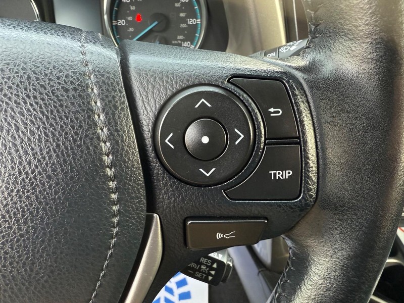 Toyota RAV4 Vehicle Image 16