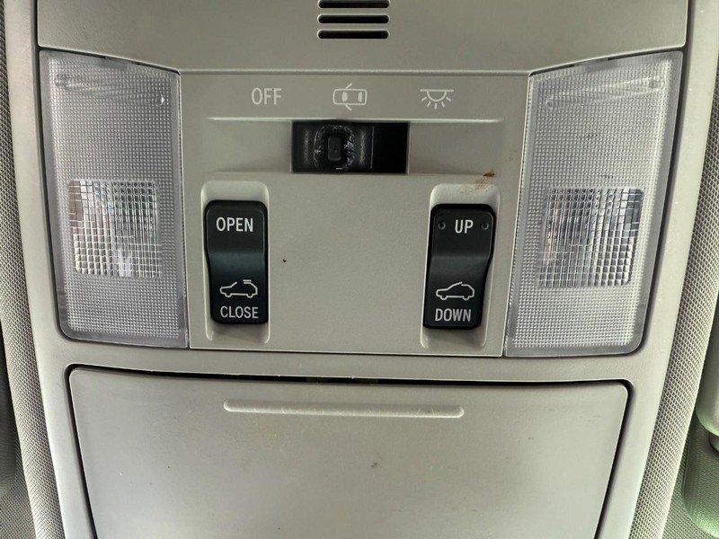 Toyota RAV4 Vehicle Image 24