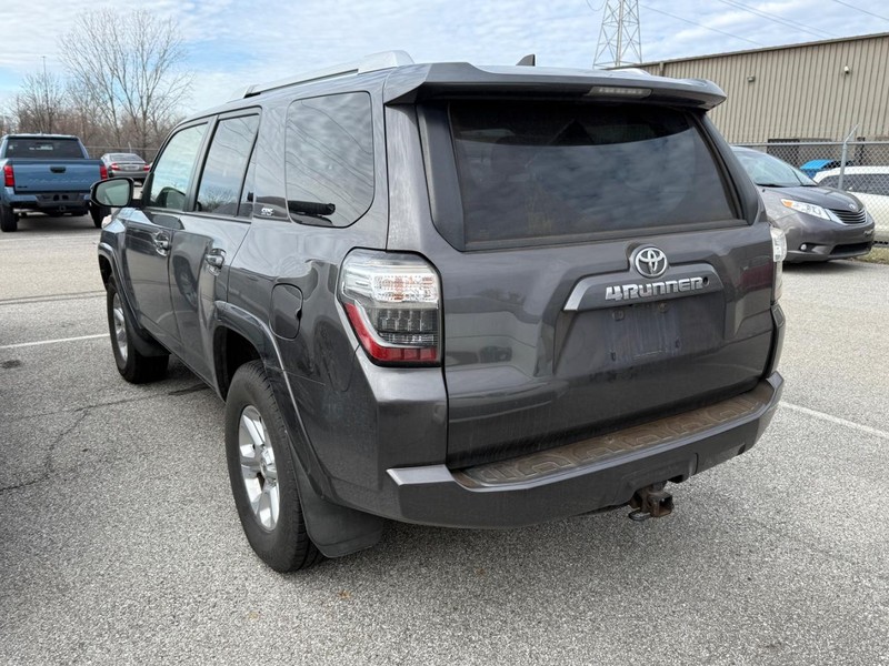 Toyota 4Runner Vehicle Image 03