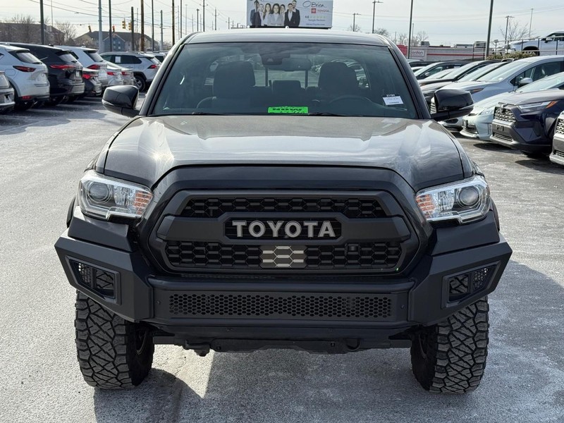 Toyota Tacoma 4WD Vehicle Image 09