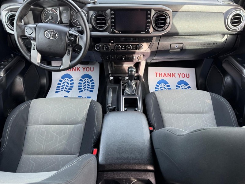 Toyota Tacoma 4WD Vehicle Image 11
