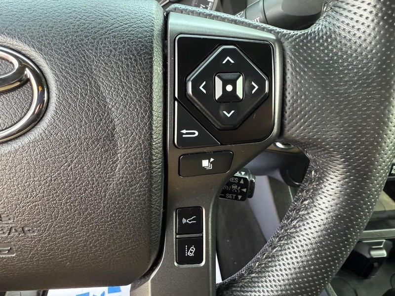 Toyota Tacoma 4WD Vehicle Image 14