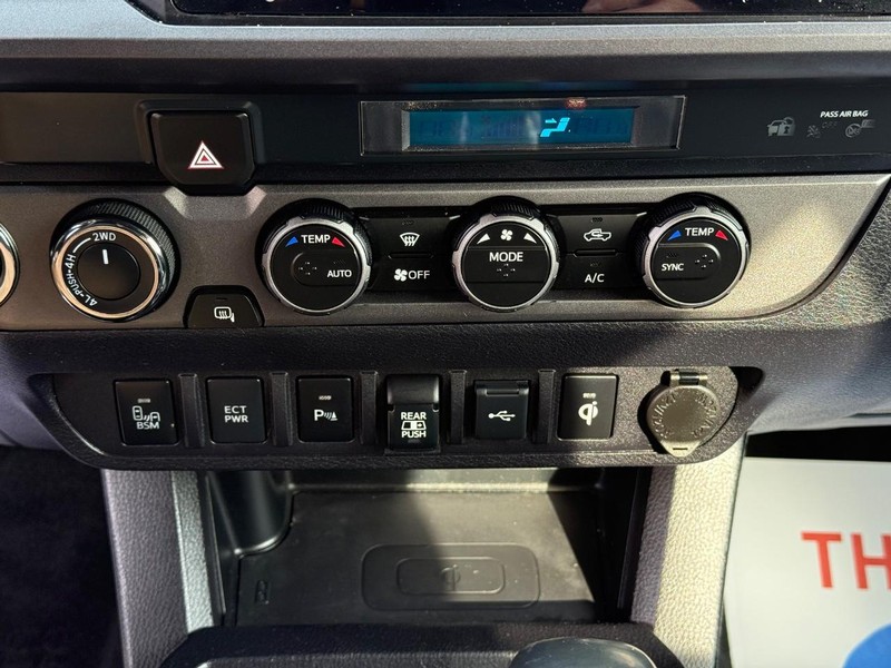 Toyota Tacoma 4WD Vehicle Image 18