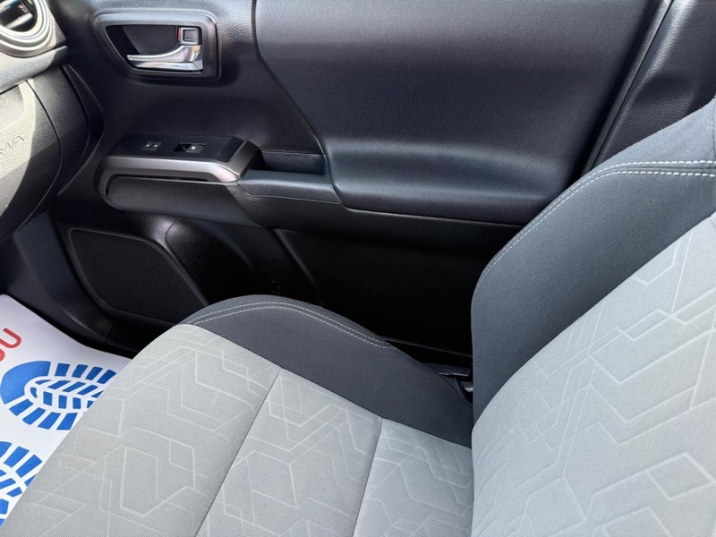 Toyota Tacoma 4WD Vehicle Image 20