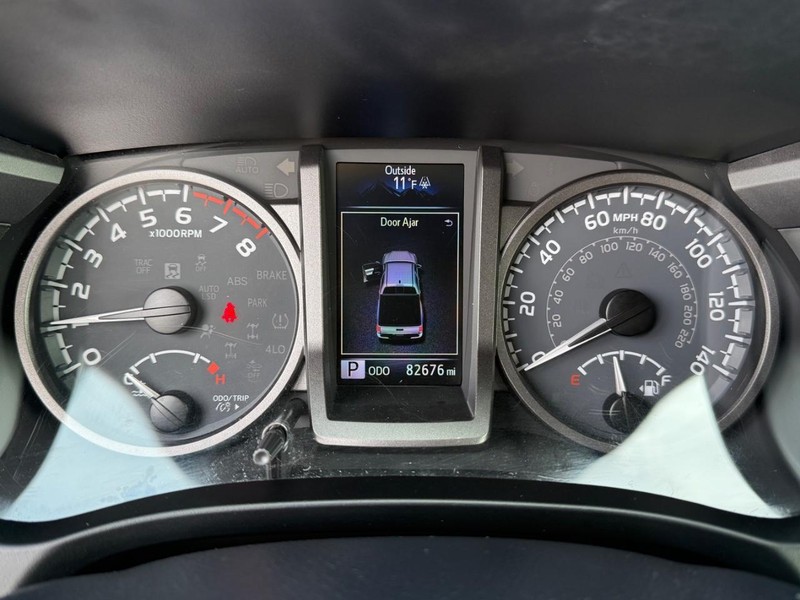 Toyota Tacoma 4WD Vehicle Image 21
