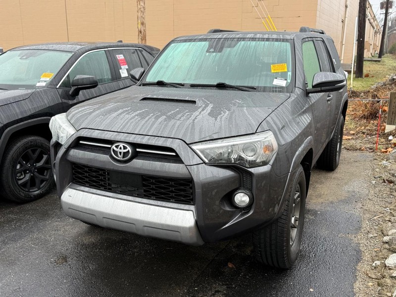 Toyota 4Runner Vehicle Image 02