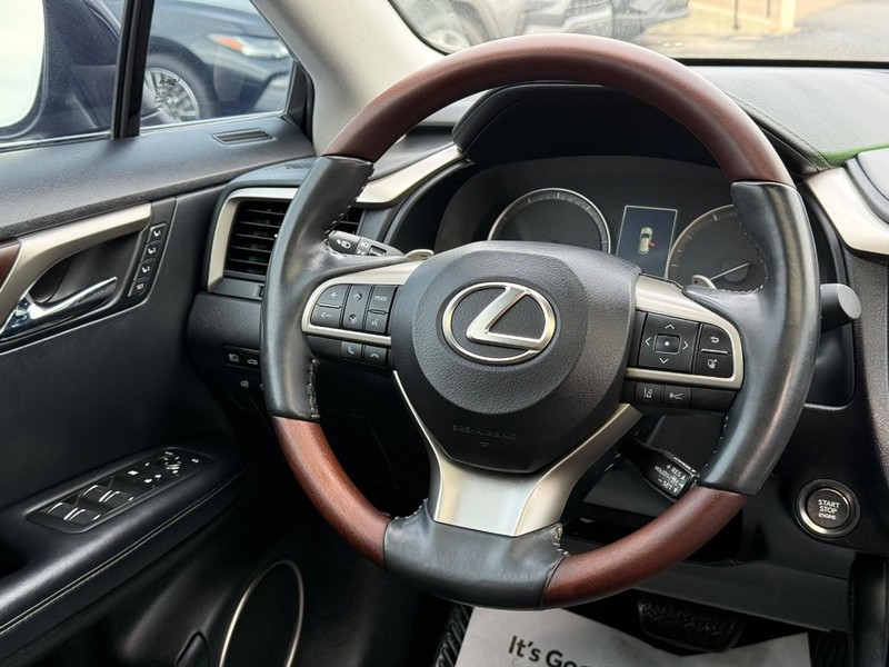 Lexus RX Vehicle Image 14