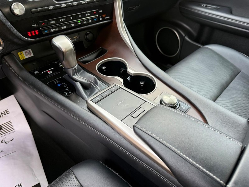 Lexus RX Vehicle Image 22