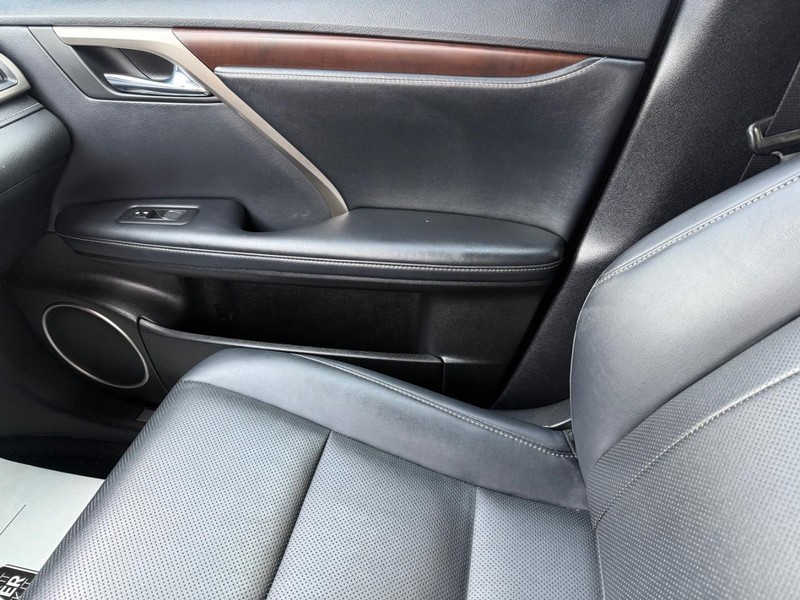 Lexus RX Vehicle Image 23