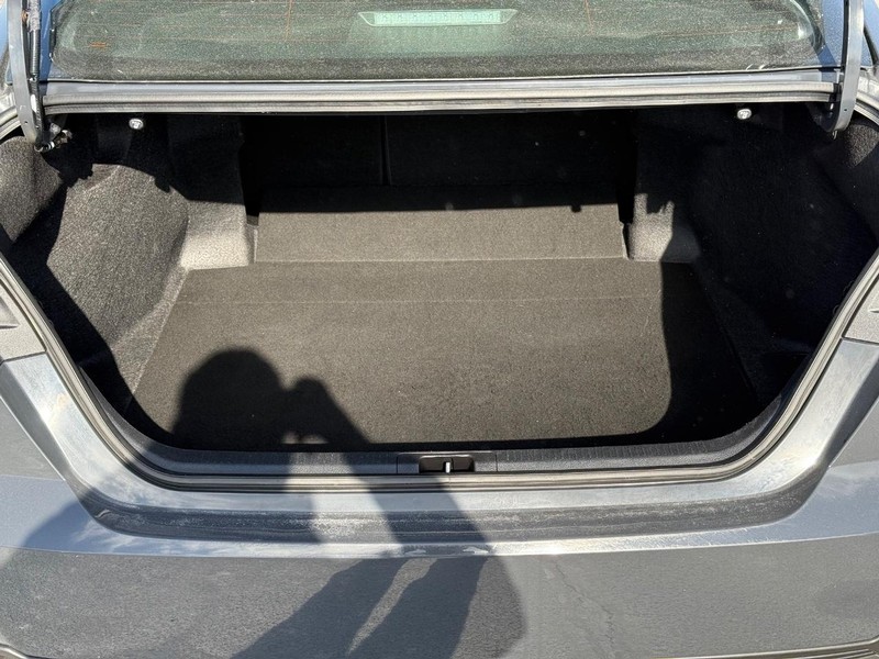 Toyota Camry Vehicle Image 07