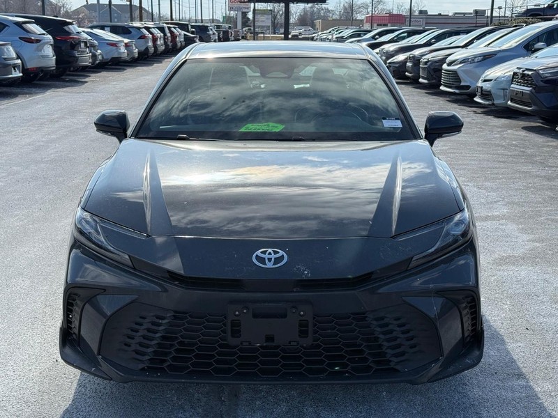 Toyota Camry Vehicle Image 09