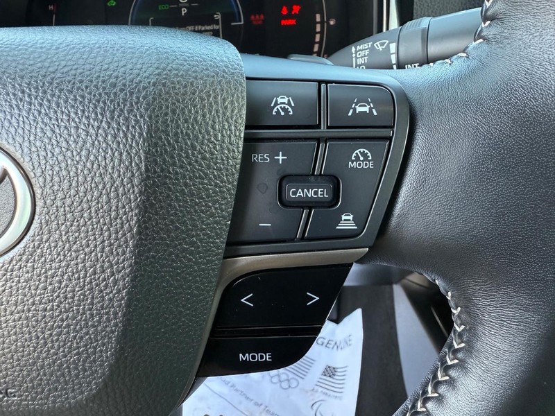 Toyota Camry Vehicle Image 14