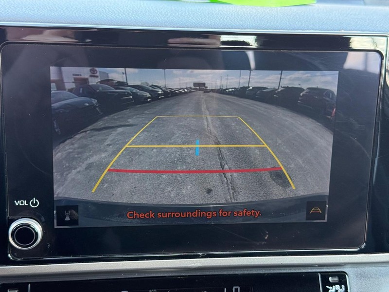 Toyota Camry Vehicle Image 17