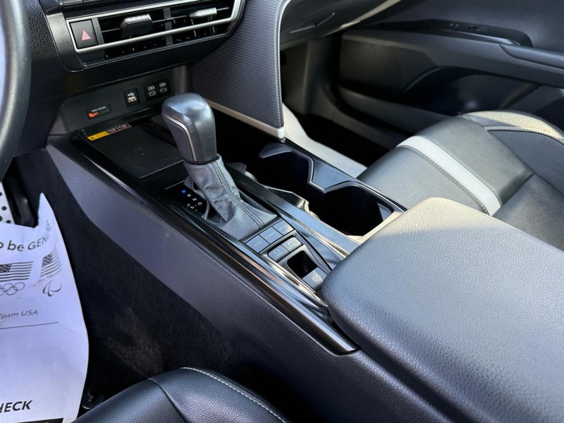 Toyota Camry Vehicle Image 19