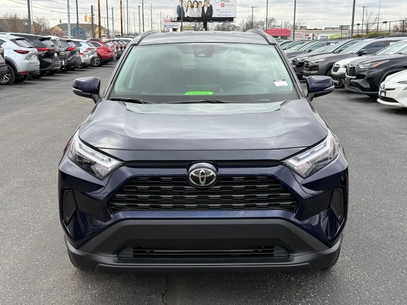 Toyota RAV4 Vehicle Image 09