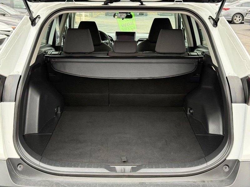 Toyota RAV4 Vehicle Image 07