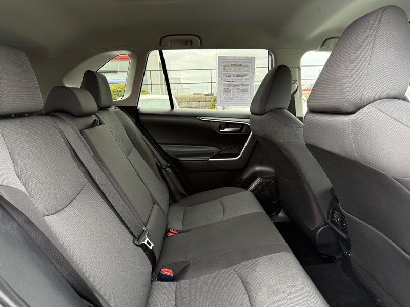 Toyota RAV4 Vehicle Image 10