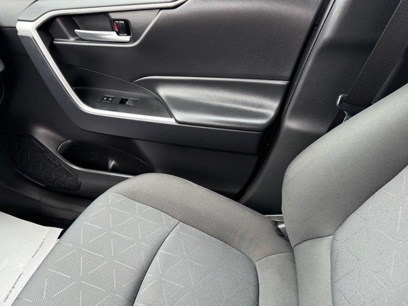 Toyota RAV4 Vehicle Image 20