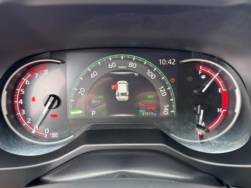 Toyota RAV4 Vehicle Image 21