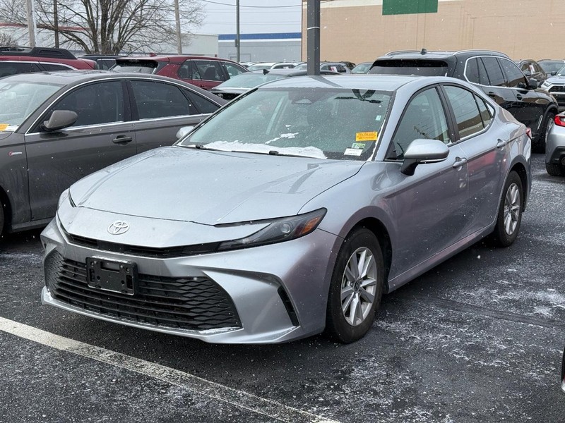 Toyota Camry Vehicle Image 02