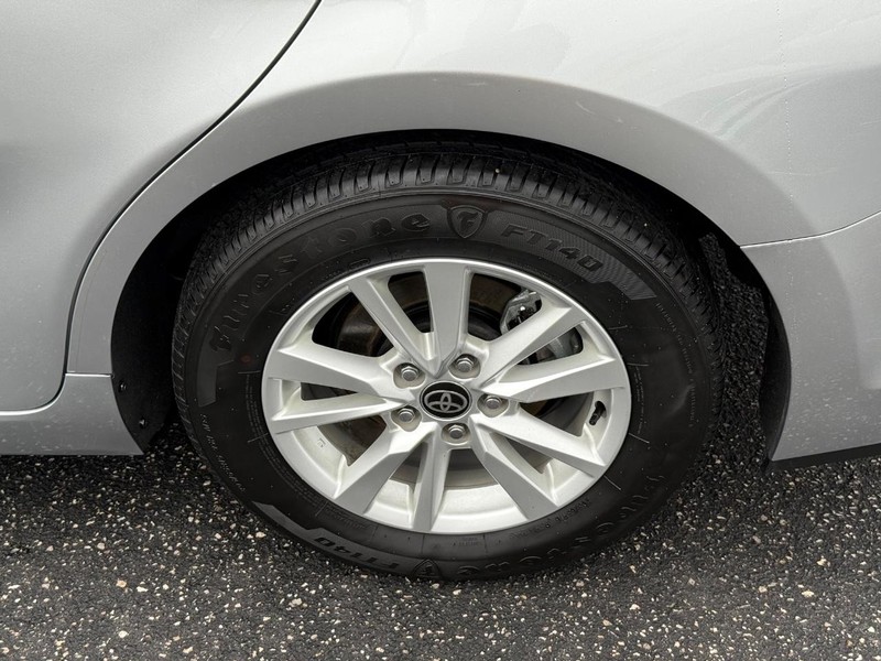 Toyota Camry Vehicle Image 06