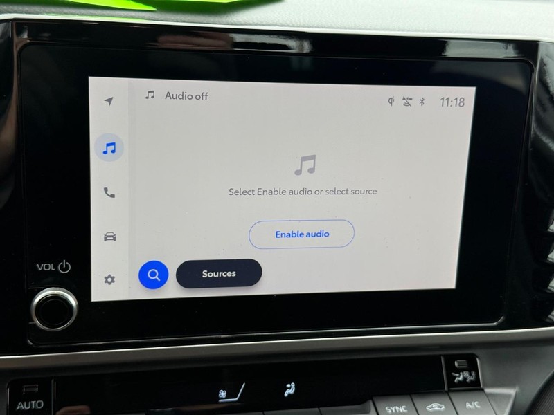 Toyota Camry Vehicle Image 16