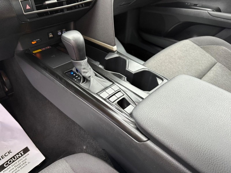 Toyota Camry Vehicle Image 19