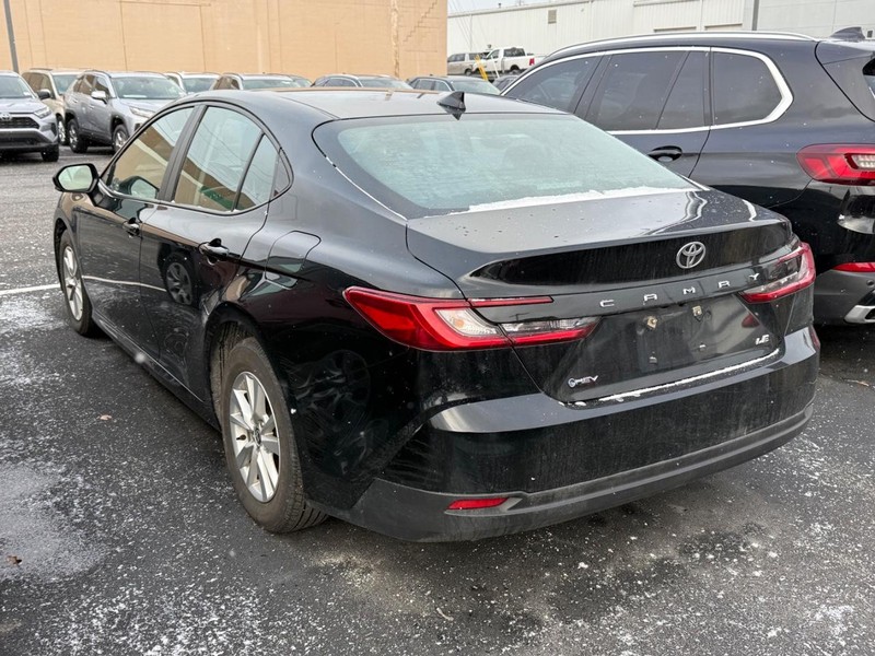 Toyota Camry Vehicle Image 03