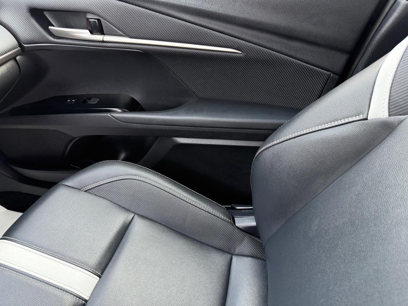 Toyota Camry Vehicle Image 19