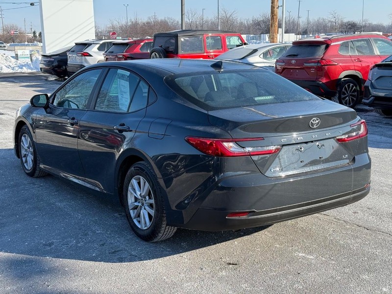 Toyota Camry Vehicle Image 05