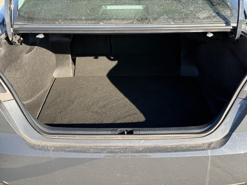 Toyota Camry Vehicle Image 07