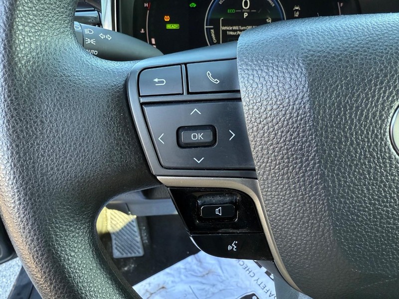 Toyota Camry Vehicle Image 13