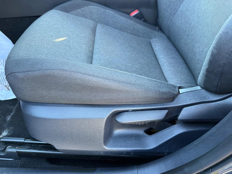 Toyota Camry Vehicle Image 24