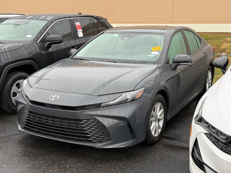 Toyota Camry Vehicle Image 02