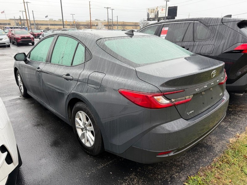 Toyota Camry Vehicle Image 03