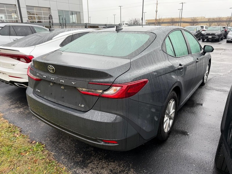 Toyota Camry Vehicle Image 04