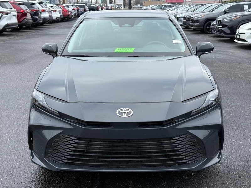 Toyota Camry Vehicle Image 09