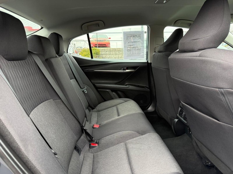 Toyota Camry Vehicle Image 10